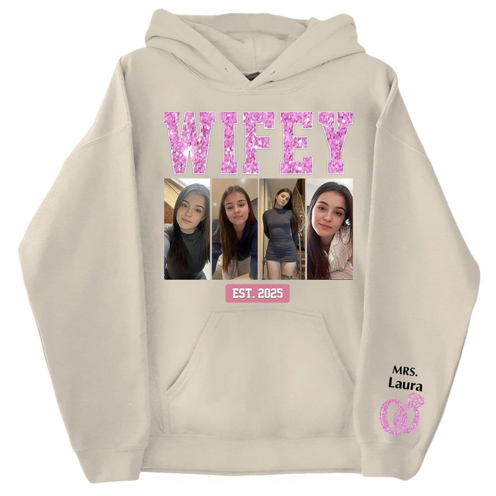 Custom Wifey Est Couple Sweatshirt – Personalized Unisex Hoodie with Sleeve Design, Custom Photo, Gift for Husband & Wife, Christmas & Anniversary Na02