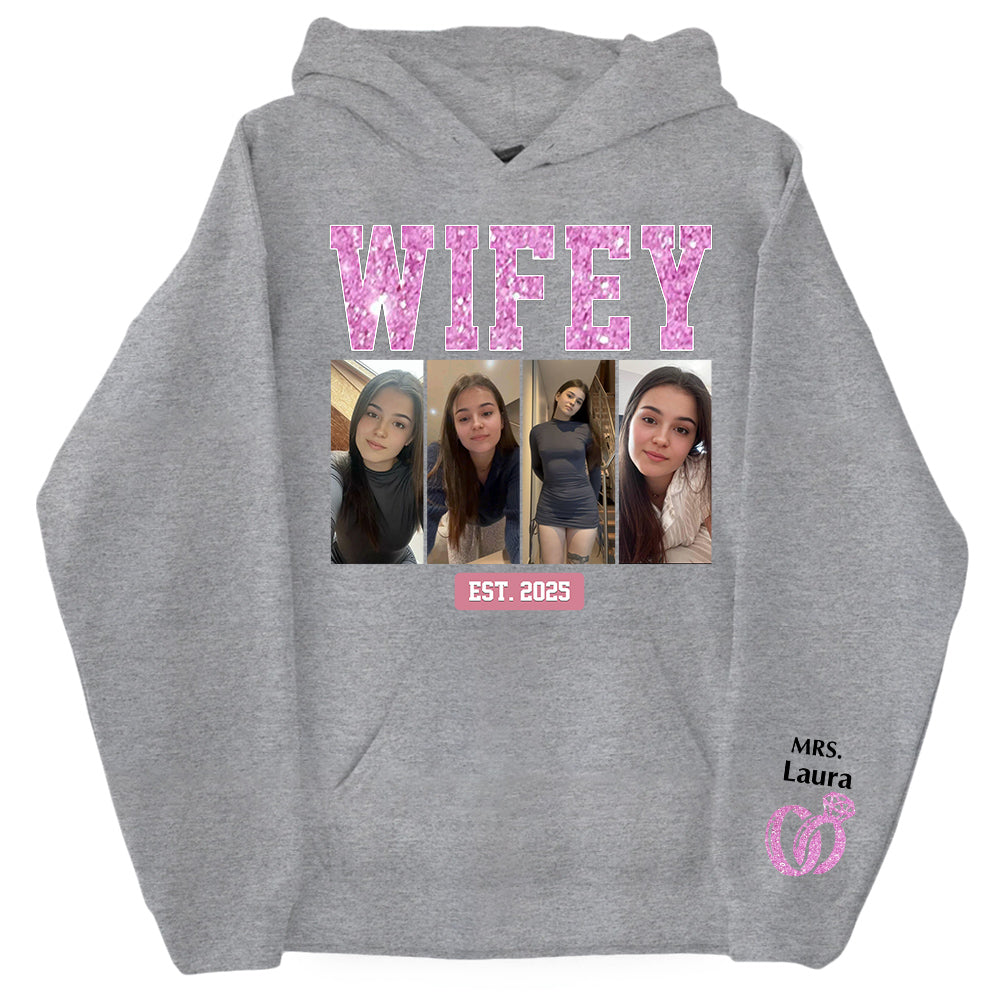 Custom Wifey Est Couple Sweatshirt – Personalized Unisex Hoodie with Sleeve Design, Custom Photo, Gift for Husband & Wife, Christmas & Anniversary Na02