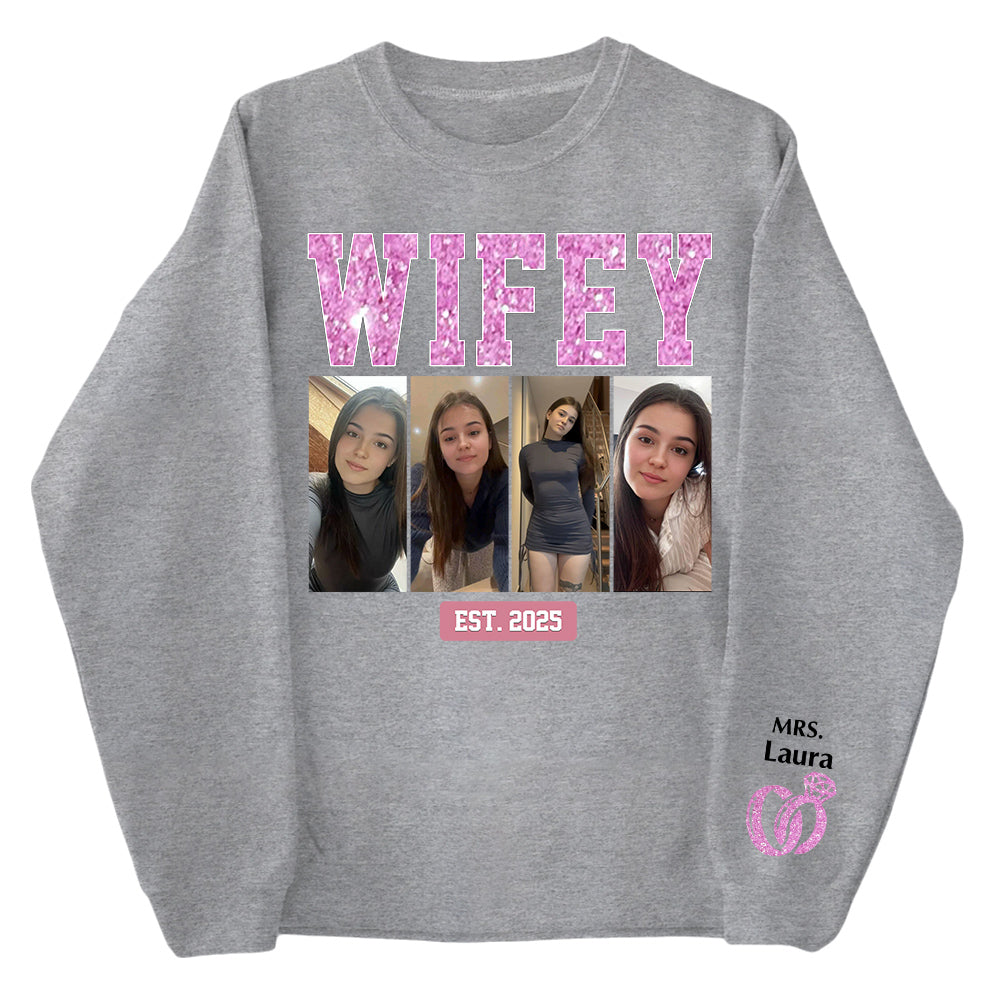 Custom Wifey Est Couple Sweatshirt – Personalized Unisex Hoodie with Sleeve Design, Custom Photo, Gift for Husband & Wife, Christmas & Anniversary Na02